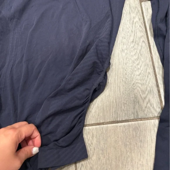 ATHLETA Speedlight Ruched Athletic LS Top Size Small - Picture 3 of 6